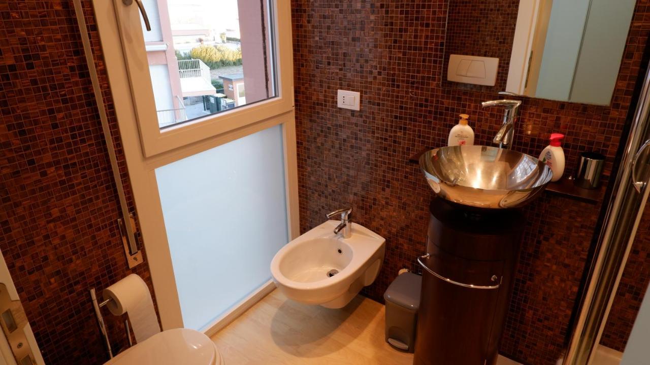 App4Rent Augustus Sea View - Family House - Wifi&Parking - 3 Rooms Lido di Jesolo Bagian luar foto
